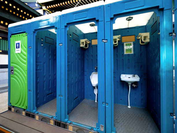 Portable Toilet Options We Offer in Miami Shores, FL